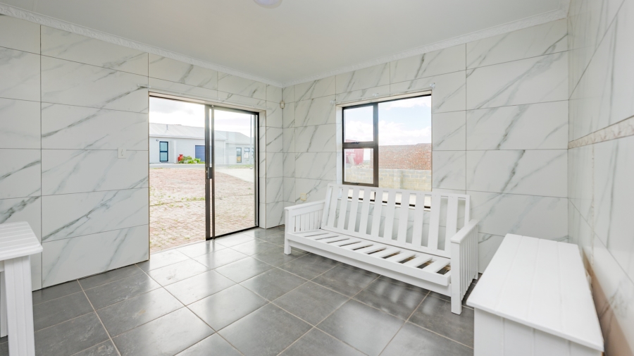 To Let 2 Bedroom Property for Rent in Oceanview Heights Western Cape